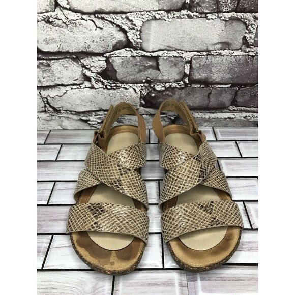Clarks Taupe Leather Snake Skin Ankle Strap Casual Sandals Women Sz 7M US/37.5EU - Picture 4 of 16
